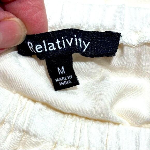 Relativity | Women’s Cream Bell Sleeve Tunic Boho Embroidery and Lace Bl… - Picture 9 of 11